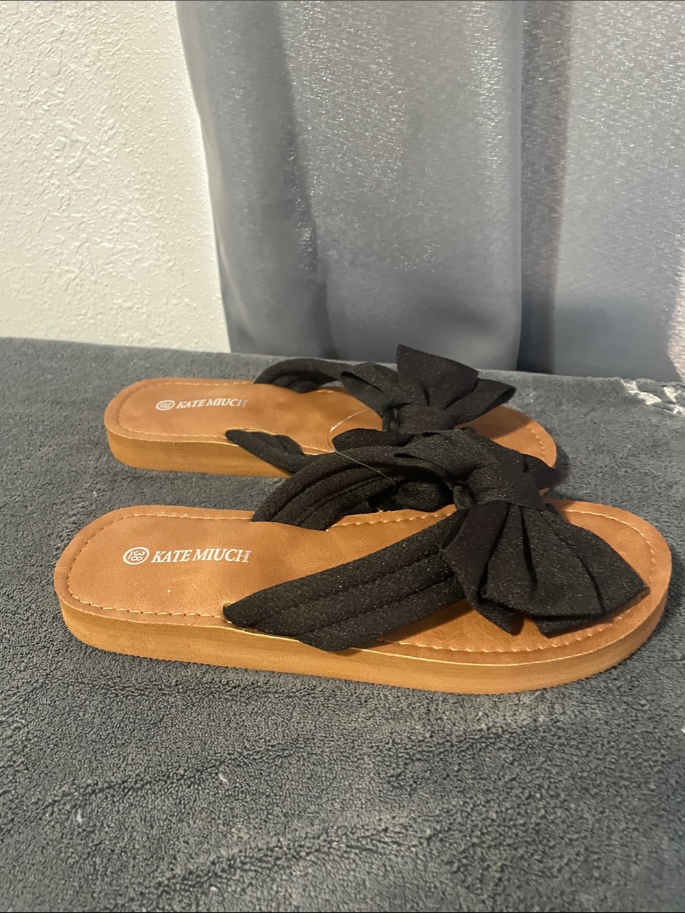 Kate Miuch  Black Bow Slide Sandals with Tan Footbed NWOT - Picture 3 of 6